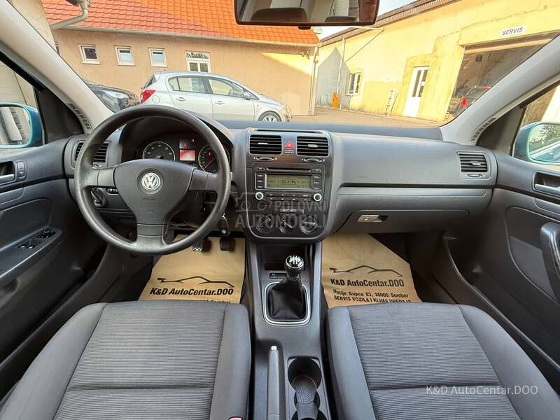 Volkswagen Golf 5 1.6 V.s.e.r.v.i.s.