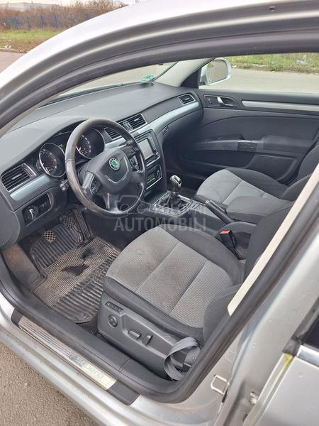 Škoda Superb 2010. god. -  kompletan auto u delovima