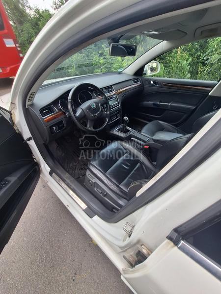 Škoda Superb 2010. god. -  kompletan auto u delovima