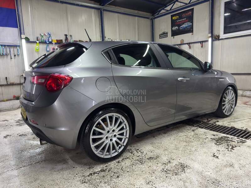 Alfa Romeo Giulietta LED/DNA/18 TOOP
