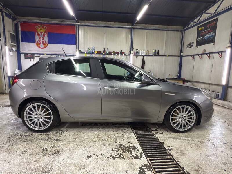 Alfa Romeo Giulietta LED/DNA/18 TOOP