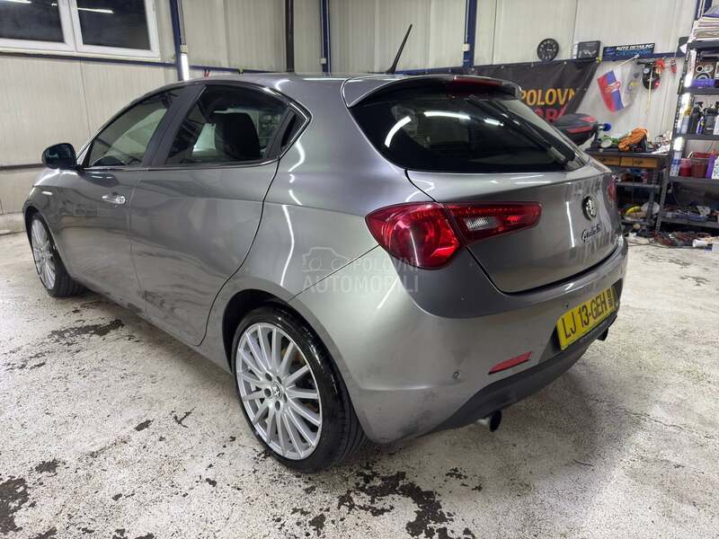 Alfa Romeo Giulietta LED/DNA/18 TOOP