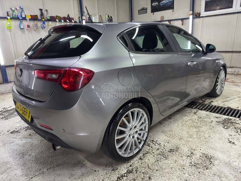Alfa Romeo Giulietta LED/DNA/18 TOOP