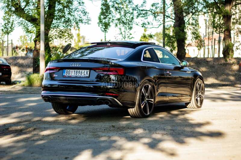 Audi S5 
