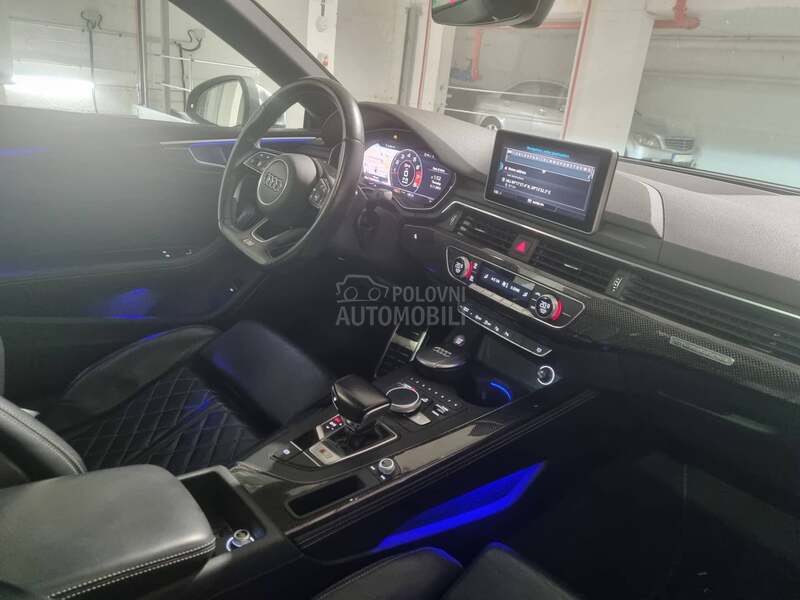 Audi S5 