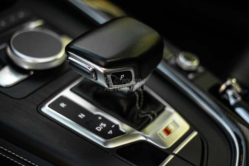 Audi S5 