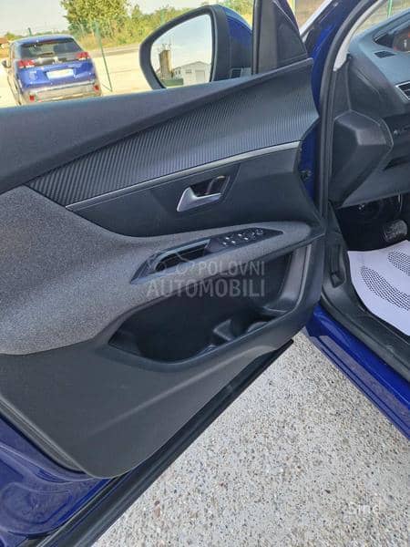 Peugeot 3008 1.5 BLUEHDI EAT8