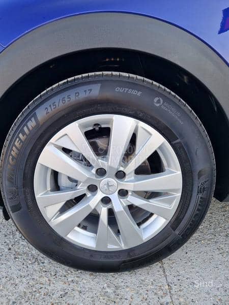 Peugeot 3008 1.5 BLUEHDI EAT8