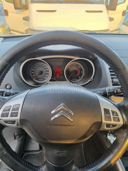 Citroen C-Crosser 2.2 hdi