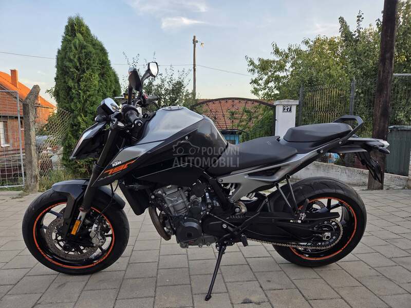 KTM DUKE 790