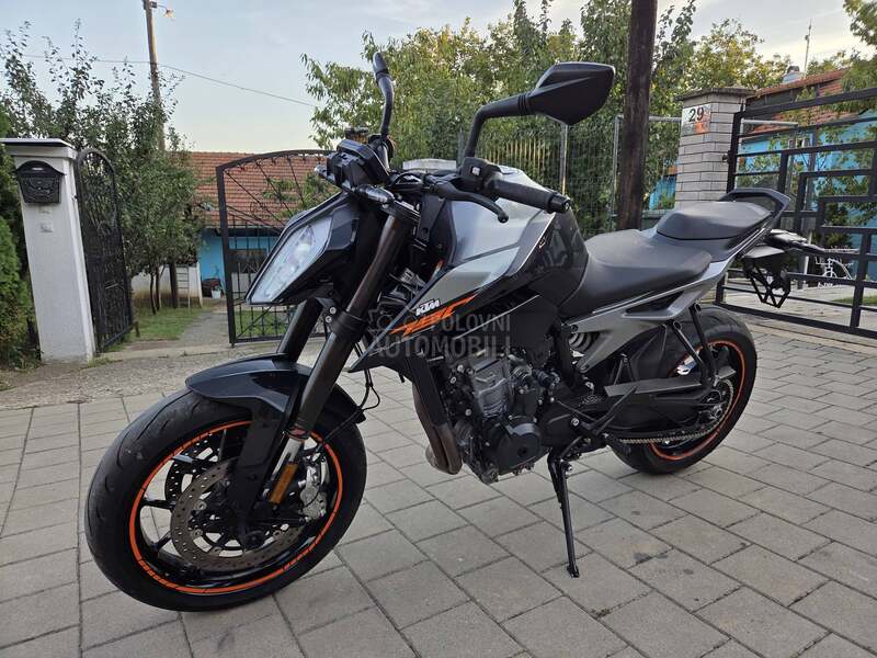 KTM DUKE 790