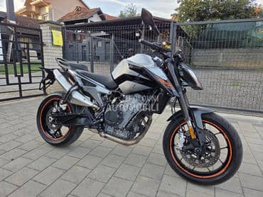 KTM DUKE 790