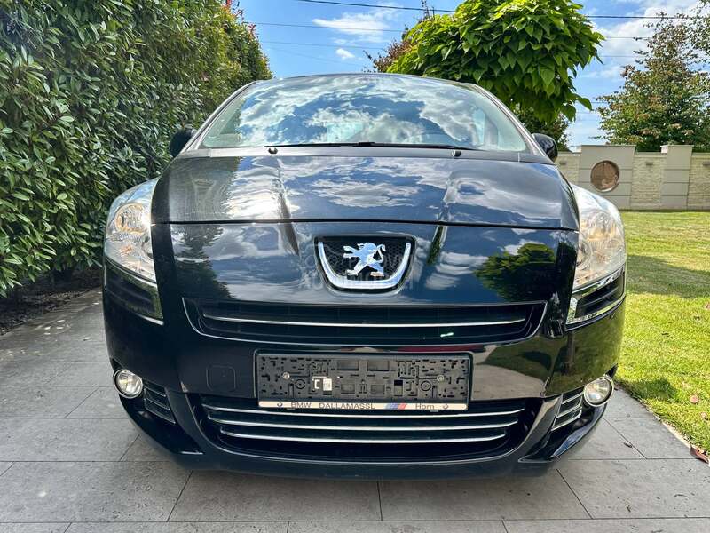 Peugeot 5008 1.6i