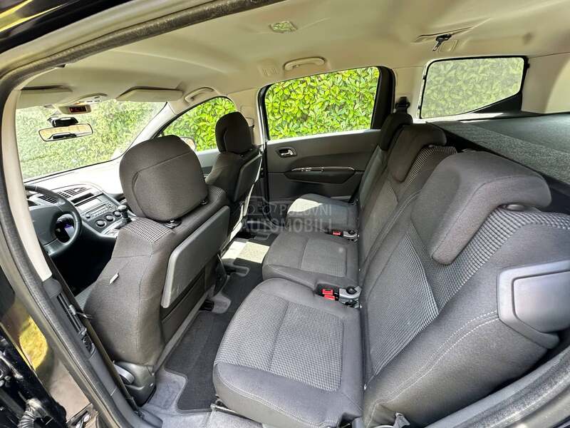 Peugeot 5008 1.6i