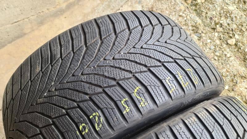 Nexen 275/35 R20 Zimska