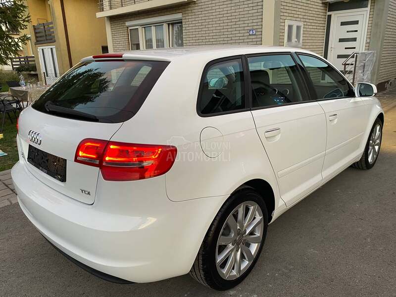 Audi A3 1.6 TDI/NAV/KAMERA
