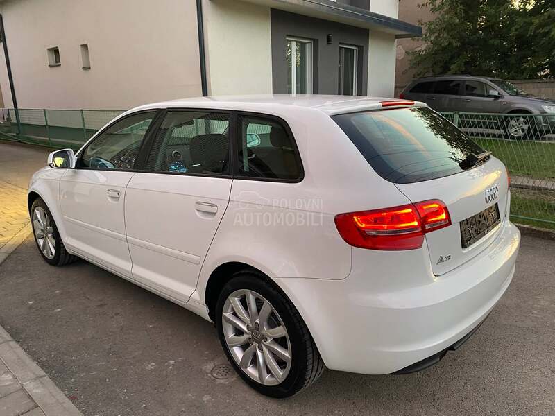 Audi A3 1.6 TDI/NAV/KAMERA