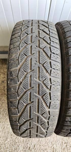 Tigar 215/60 R17 Zimska