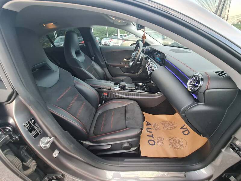 Mercedes Benz CLA 180 AMG