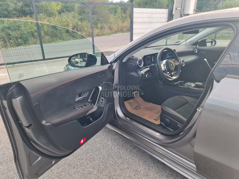 Mercedes Benz CLA 180 AMG