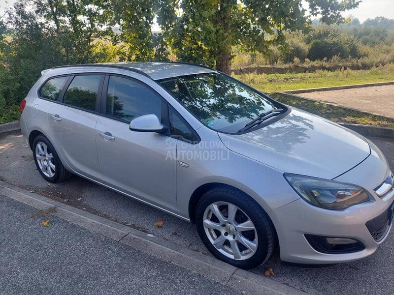 Opel Astra J 1.6 sports tourer