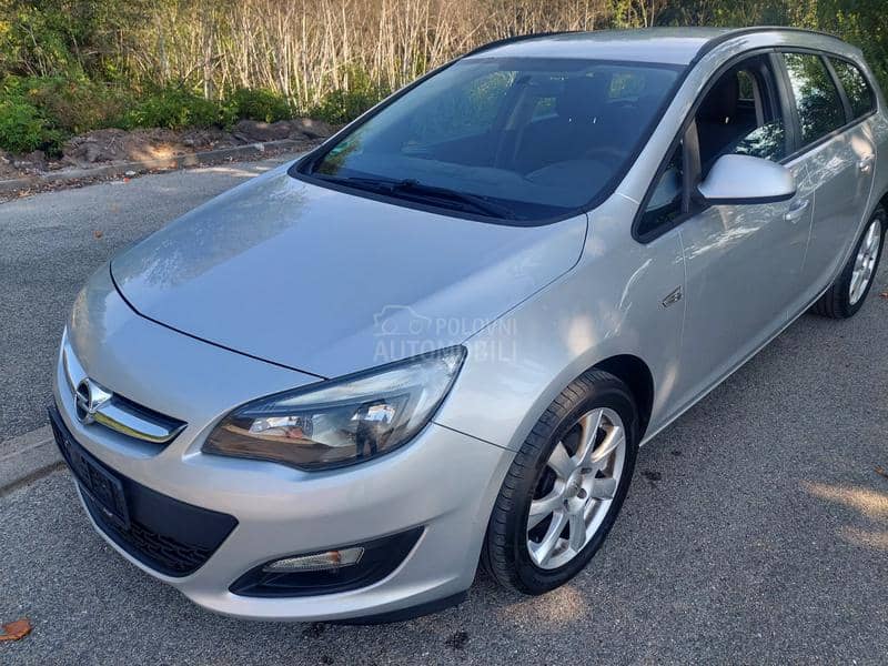 Opel Astra J 1.6 sports tourer