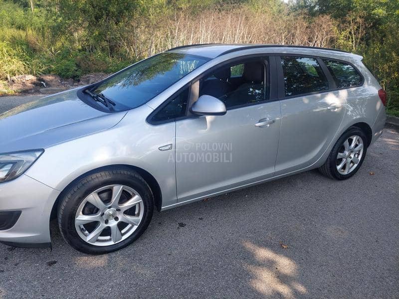 Opel Astra J 1.6 sports tourer
