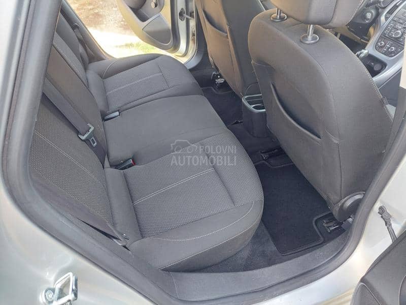 Opel Astra J 1.6 sports tourer