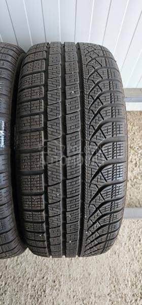 Pirelli 245/45 R18 Zimska