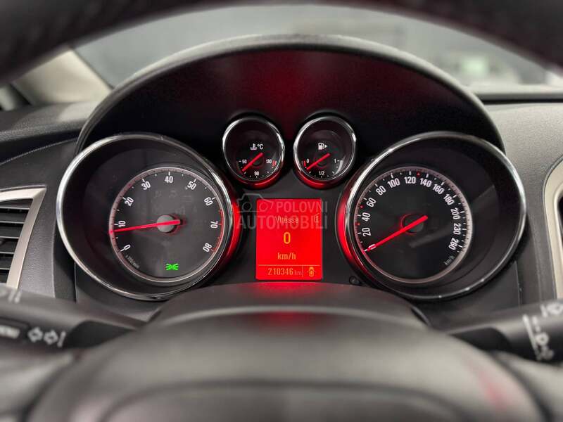 Opel Astra J 1.4 TURBO CH