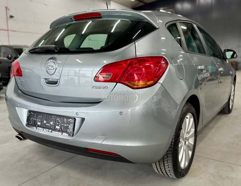 Opel Astra J 1.4 TURBO CH