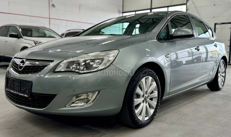 Opel Astra J 1.4 TURBO CH