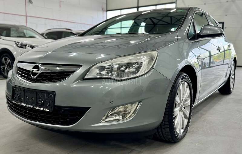 Opel Astra J 1.4 TURBO CH