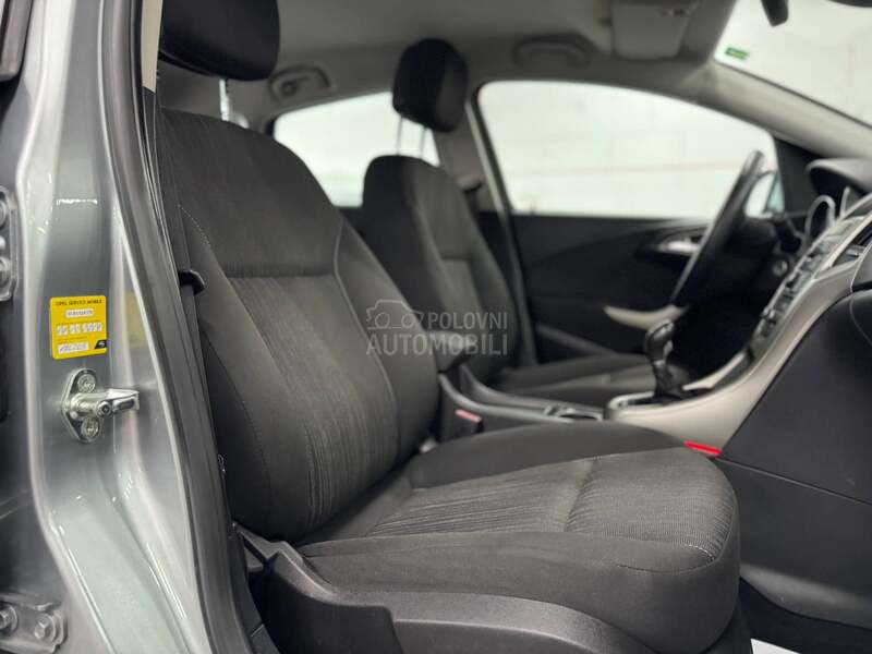 Opel Astra J 1.4 TURBO CH