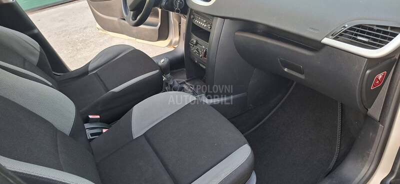 Peugeot 207 1.4 i