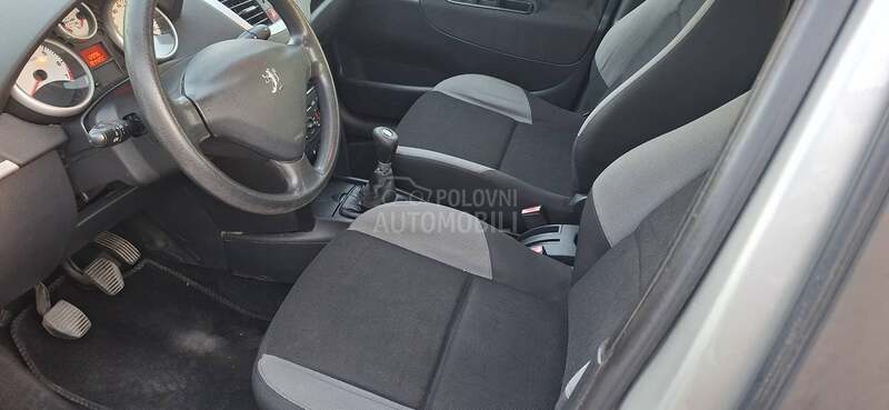 Peugeot 207 1.4 i