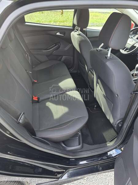Ford Focus Sport Black Red St
