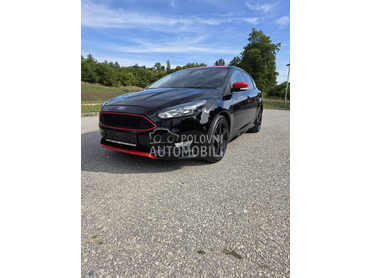 Ford Focus Sport Black Red St