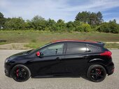 Ford Focus Sport Black Red St
