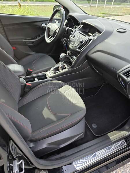 Ford Focus Sport Black Red St