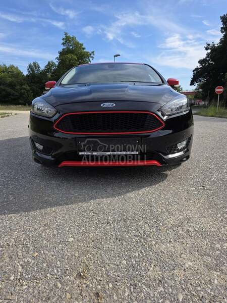 Ford Focus Sport Black Red St