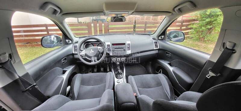 Mitsubishi Outlander 