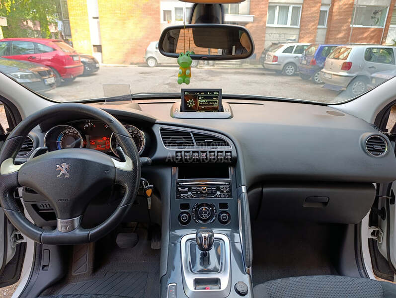 Peugeot 3008 2.0 HDi HYbrid4 4x4