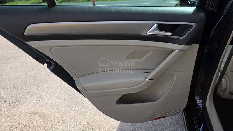 Volkswagen Golf 7 1.6 TDI Pano/Led/Dsg