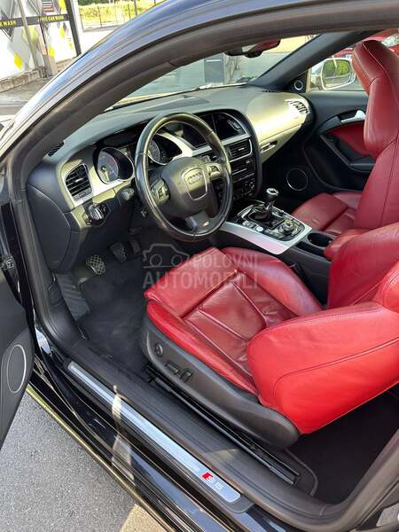 Audi S5 4.2 V8