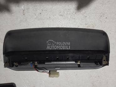 trece stop svetlo za Peugeot 406 od 1998. do 2004. god.