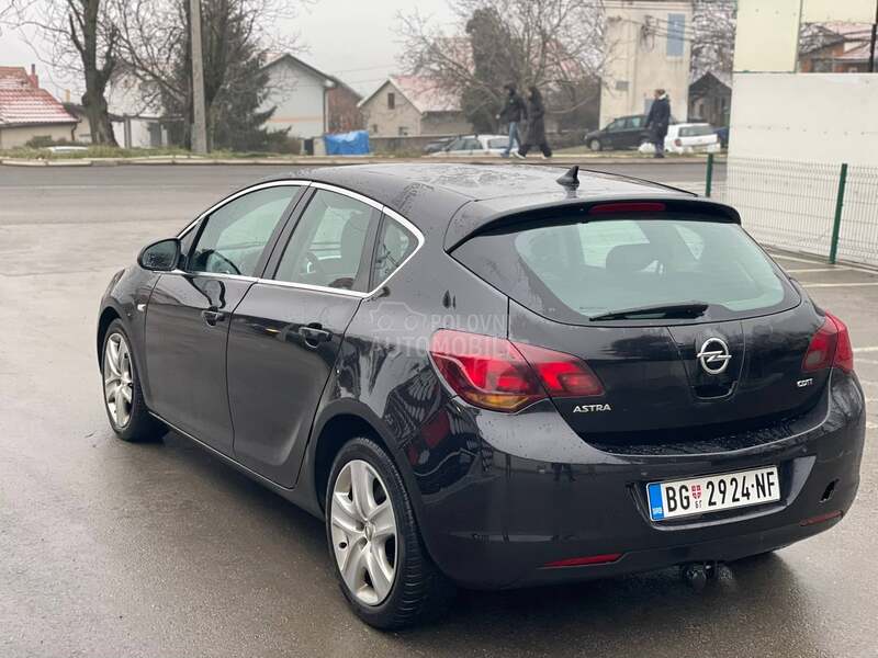 Opel Astra J 1.7 cdti COSMO