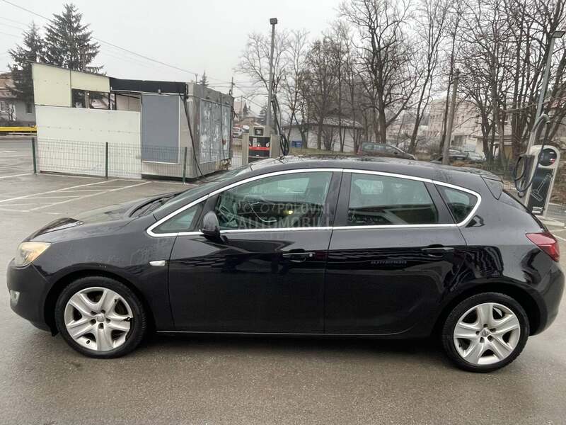 Opel Astra J 1.7 cdti COSMO