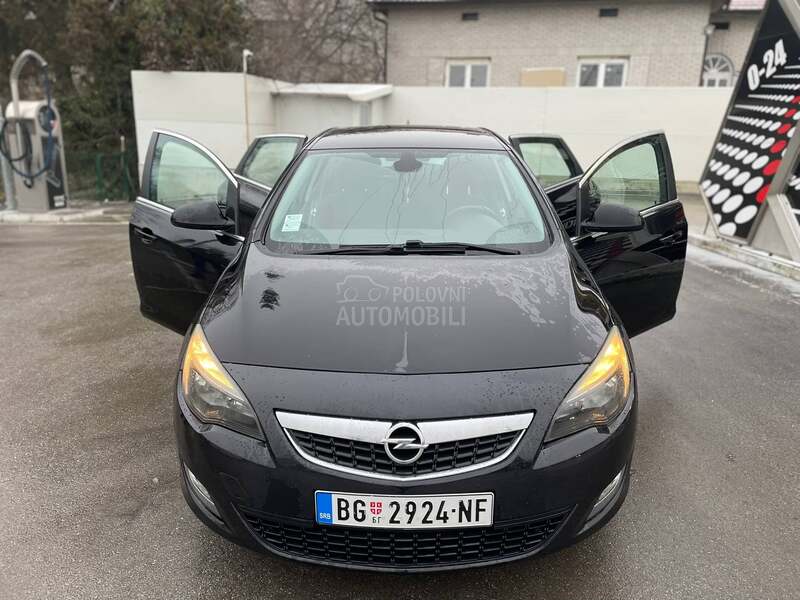 Opel Astra J 1.7 cdti COSMO