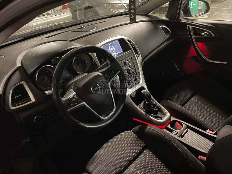 Opel Astra J 1.7 cdti COSMO